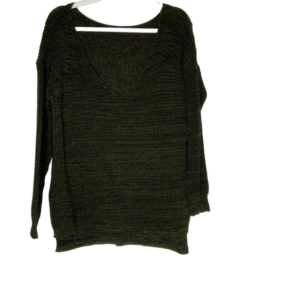 Boohoo dark green V neck sweater. Size S/M - Picture 3 of 8